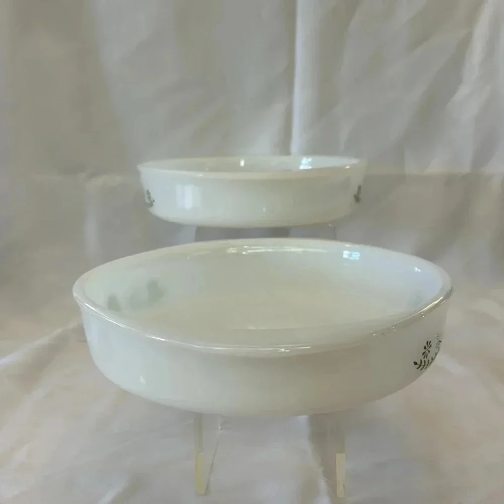 2 - Glasbake 1970s Round 8in Casserole Dishes Green Daisy Milk Glass MCM Kitchen - Picture 5 of 11